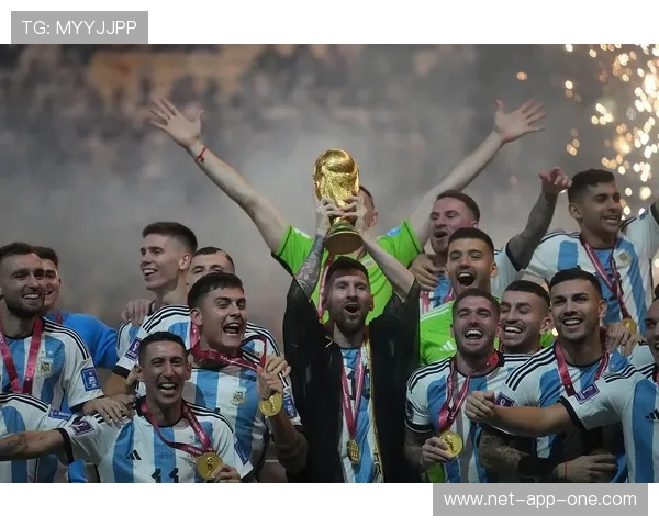 阿根廷足球传奇球星壁纸，感受世界杯冠军风采与激情四溢的绿茵场景